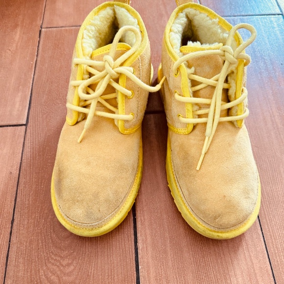 UGG Neumel Yellow Suede Lace Up Logo Ankle Chukka Boot Women's 8 - Picture 10 of 12